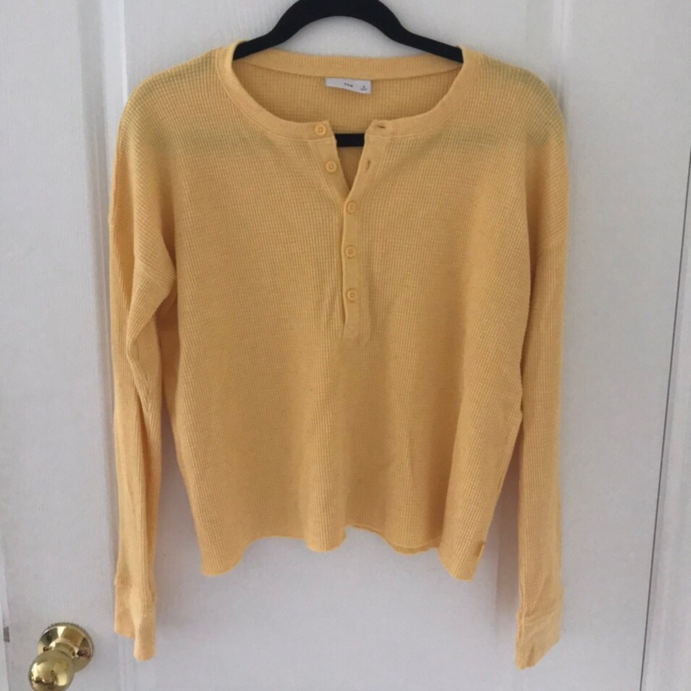 Aritzia/TNA long sleeve henley!!